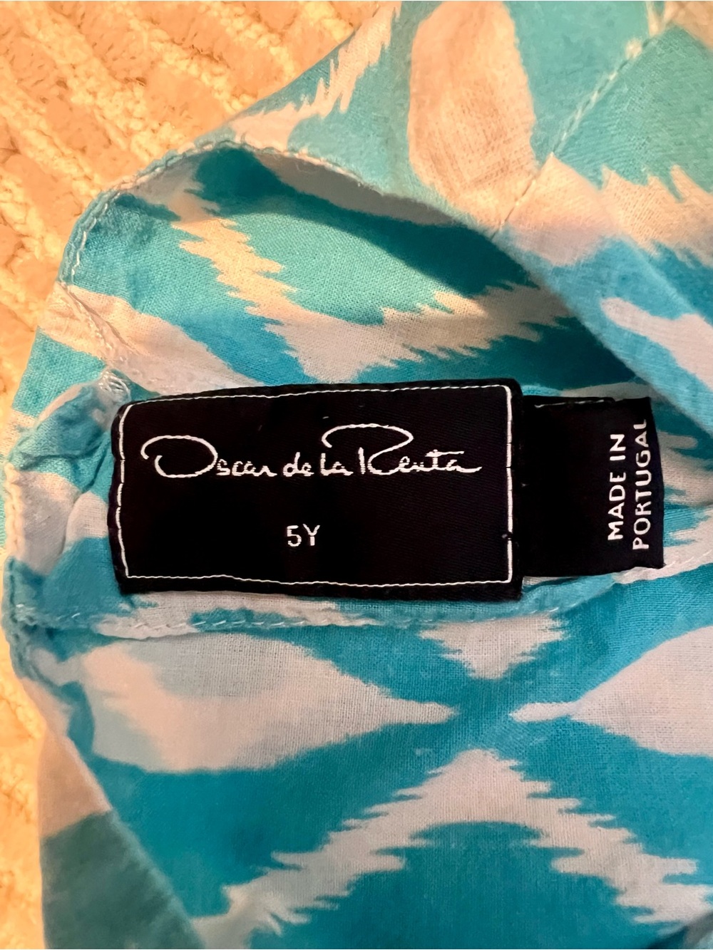 Oscar de la Renta Turquoise and White Ikat Printed Shift Dress Sz 5 - Picture 4 of 7